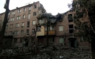 Армія РФ завдала удару по житловій багатоповерхівці у Бахмуті