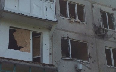 Бойовики ДНР завдали артудари по житловим будинкам і школам: з'явилися фото
