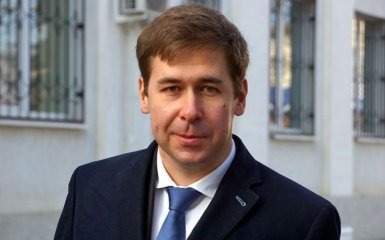 Геть із знавців: адвокат Савченко поплатився за захист українки