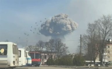 Взрывы в Балаклее: появились новые впечатляющие видео