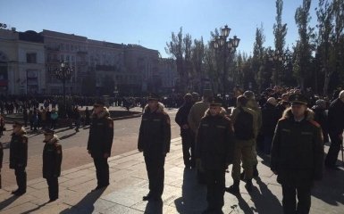 Жителей Донецка заставляют прощаться с Моторолой: появились фото