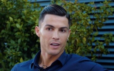 Манчестер Юнайтед офіційно оголосив про підписання контракту з Роналду