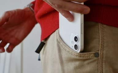 Apple побила свій рекорд з продажу смартфонів у світі та стала лідером