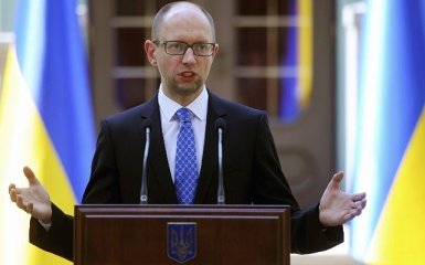 Яценюк считает, что РФ начала "большую игру" для снятия санкций
