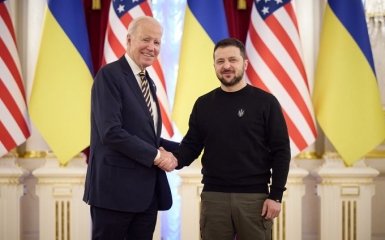 Конгресс призвал Байдена объяснить американцам важность помощи Украине — CNN