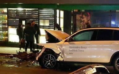 В Киеве произошло масштабное ДТП, есть пострадавшие: появились фото