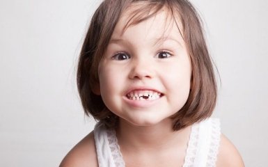 Зачем хранить молочные зубы детей