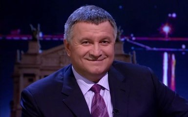 Аваков развеселил соцсети своей коллекцией вина