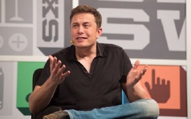 Илон Маск разорвал отношения с известной певицей, которая родила ему сына