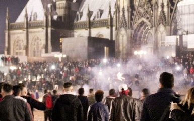 Германия может пересмотреть правила депортации мигрантов после нападений в Кельне