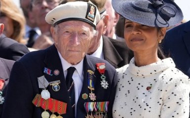 Алек Пенстоун