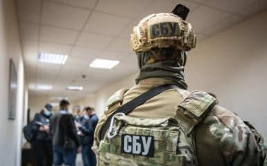 СБУ на "гарячому" впіймала іноземця на шпигунстві щодо військ на Донбасі