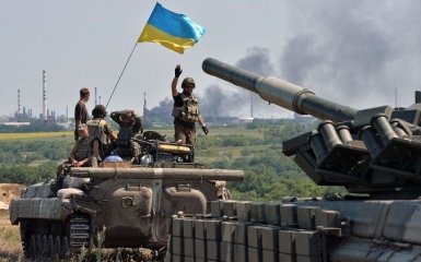 На Донбассе продолжаются ожесточенные бои - среди украинских бойцов есть раненые