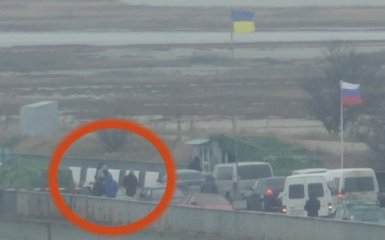 СБУ показала, як затримувала двох кримських дезертирів: з'явилося відео