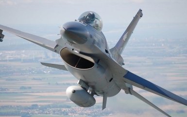 F-16 в Україну можуть передати тільки через 6-7 місяців — Резніков