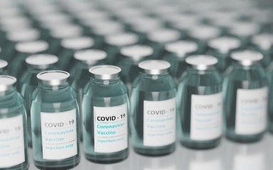 Ученый объяснил, зачем вакцину против коронавируса разбили на две дозы