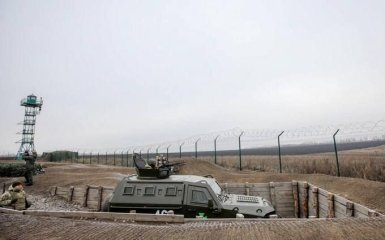 Готова майже на половину: нові фото та відео "Стіни" на кордоні з Росією