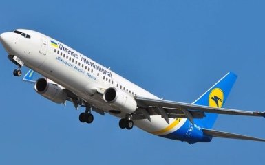 Українську авіакомпанію спіймали на рекламі бізнесу окупантів: з'явилися скандальні фото