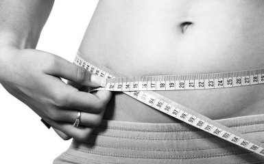 Вчені розповіли, яку невиліковну хворобу може спровокувати надлишок жиру на животі