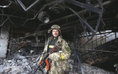 Никогда не забудем: в Украине отмечают день памяти "киборгов"