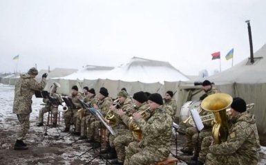 Українські військові влаштували яскравий концерт на полігоні: з'явилося відео