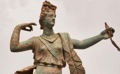На Крите раскопали скульптуры античных богов