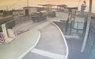 Войска РФ пересекли границу с аннексированным Крымом