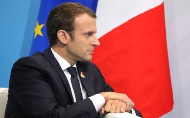 Особливо агресивний: радник Макрона побив учасника демонстрації