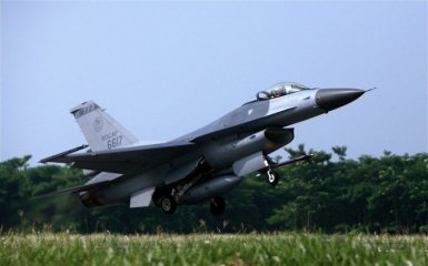 Когда истребители F-16 отправятся на фронт — прогноз Резникова