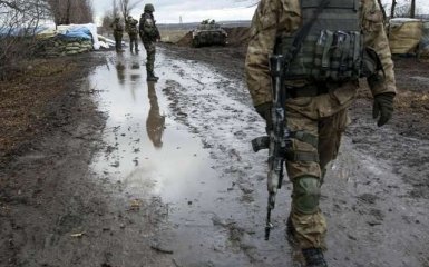 За сутки террористы 38 раз обстреляли украинские позиции (утренняя сводка)