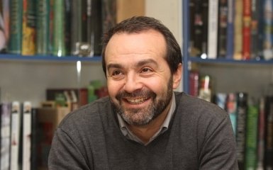 В России Путина назвали рукой, которая торчит из могилы