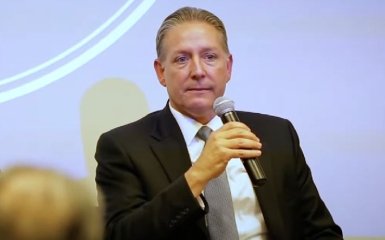 Экссотрудник ФБР работал на российского олигарха Дерипаску