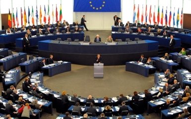 Безвизовый режим с ЕС: Украину отодвинули на вторую позицию