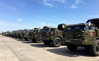 Порошенко показал мощное видео с украинской боевой техникой