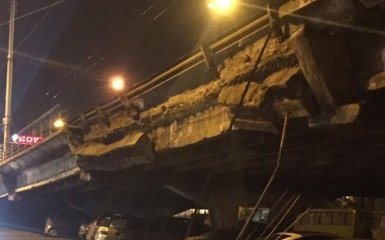 План "Шатун" в Києві: мережа продовжує сміятися над мостом, що обвалився