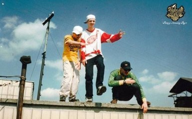 Первая украинская хип-хоп группа "Вхід у змінному взутті" выпустила сборник хитов