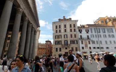 Повна ізоляція: Італія пішла на жорсткі заходи через вбивчий коронавірус