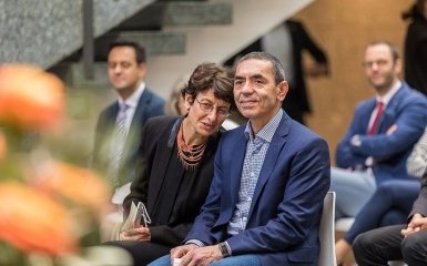 Творців вакцини проти COVID-19 хочуть розмістити на євробанкнотах