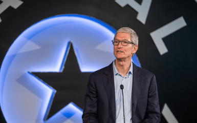 Тим Кук не наживается на своей работе