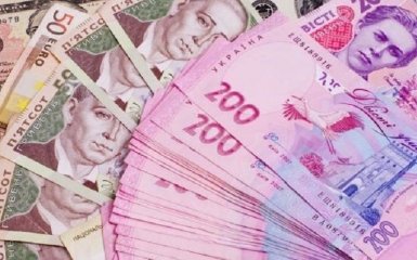 Вышгородский налоговик получил от матери в подарок 2 млн гривень