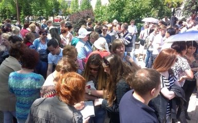 Боевики ДНР организовали "митинг за Минские соглашения": появились фото