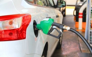 В США цена на бензин побила исторический рекорд