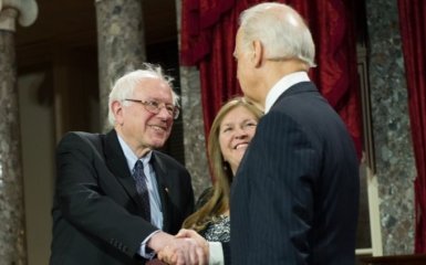 Топ-кандидат від демократів залишив президентські вибори - хто боротиметься проти Трампа