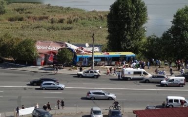 У Києві інсульт водія автобуса призвів до масштабної аварії: з'явилися фото