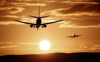 Медведчуку удалось скрыть свои самолеты от санкций СНБО — СМИ