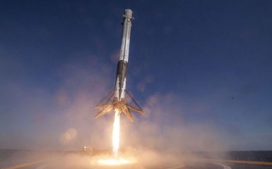 SpaceX запустила Falcon 9 з супутниками на борту у космос: захоплююче відео