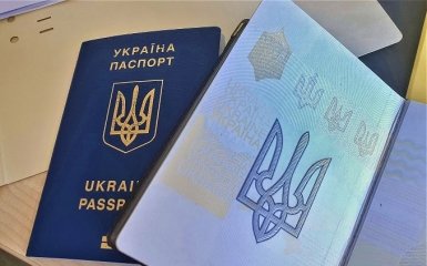 Рада приняла закон об обязательных экзаменах для получения гражданства Украины