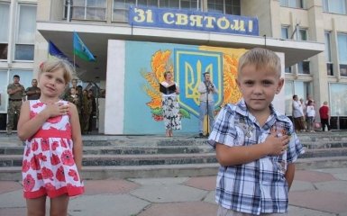 За них воюємо: мережу вразило зворушливе фото дітей з Донбасу
