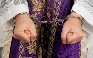 В США священников подозревают в сексуальном насилии над тысячей детей