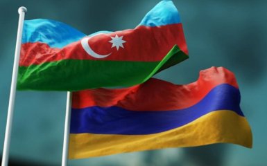 Прапори вірменії та Азербайджану